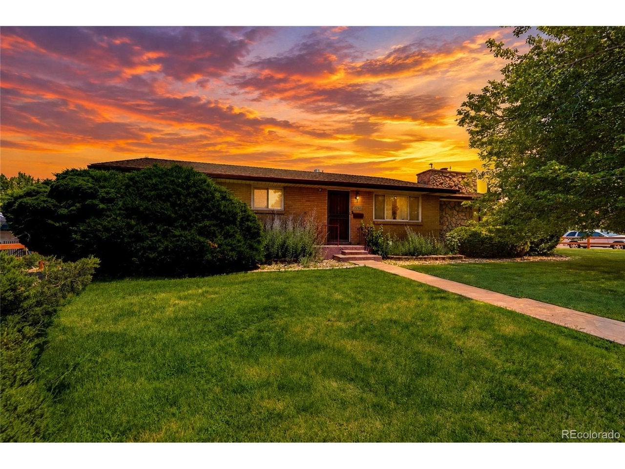 7290 Penrose Ct, Centennial, CO 80122