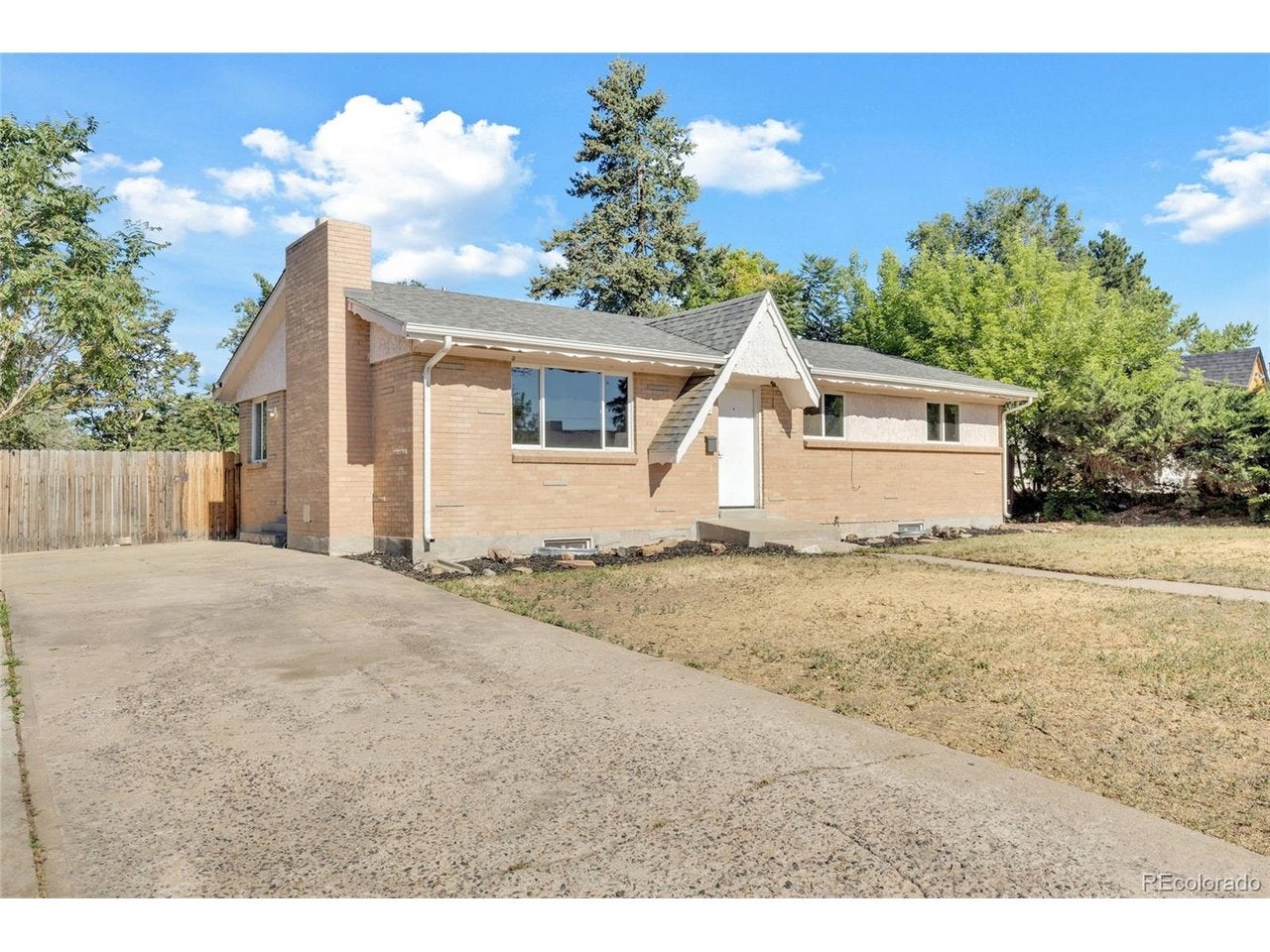 8701 Oakwood St, Westminster, CO 80031