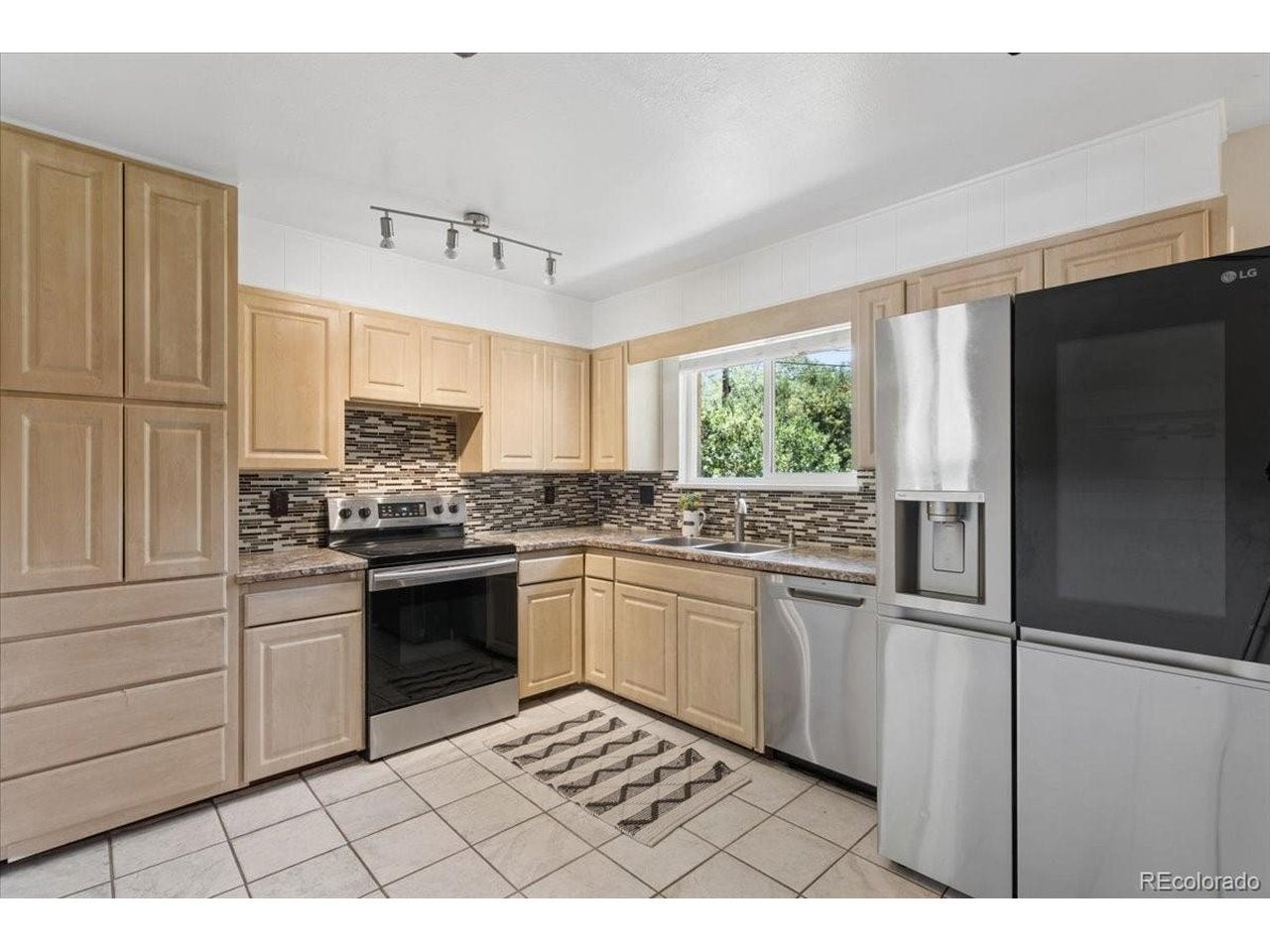 1477 S Brentwood St, Lakewood, CO 80232 photo
