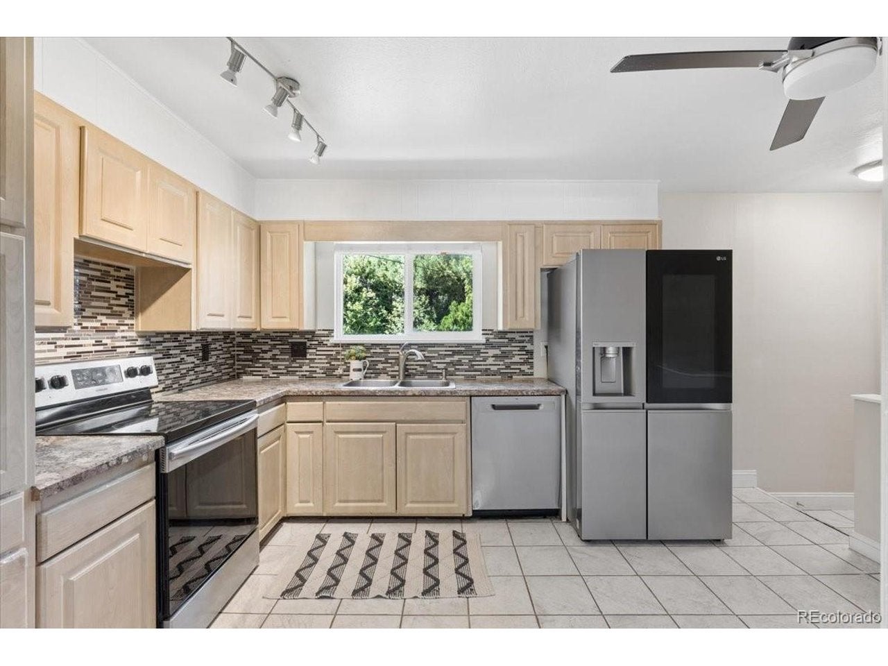 1477 S Brentwood St, Lakewood, CO 80232 photo