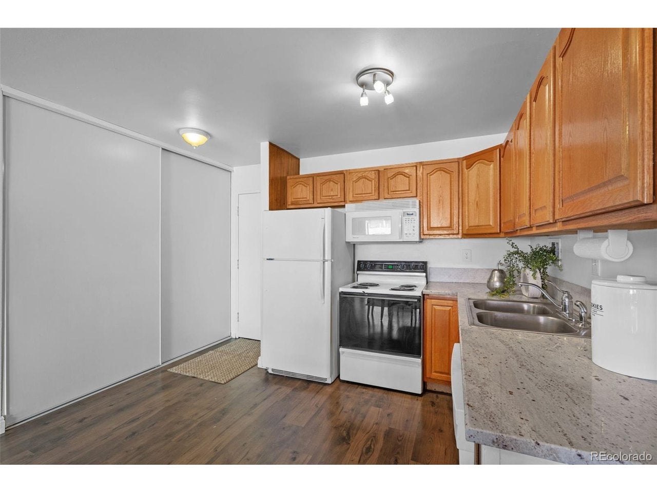 1121 Albion St #609, Denver, CO 80220 photo
