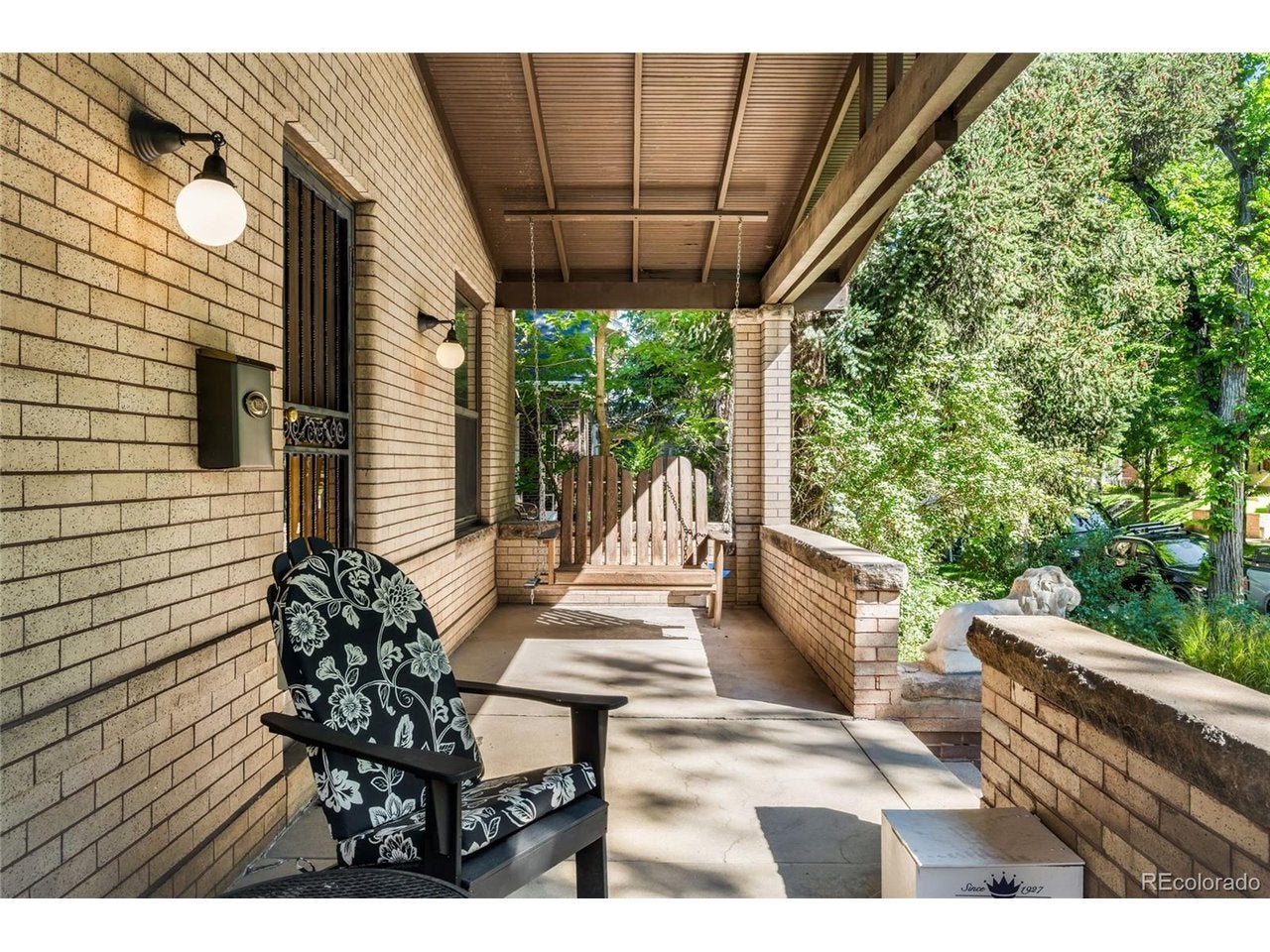 961 S Corona St, Denver, CO 80209 photo