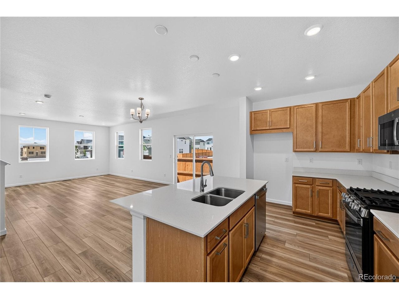 342 N Bersshine Ct, Watkins, CO 80137 photo