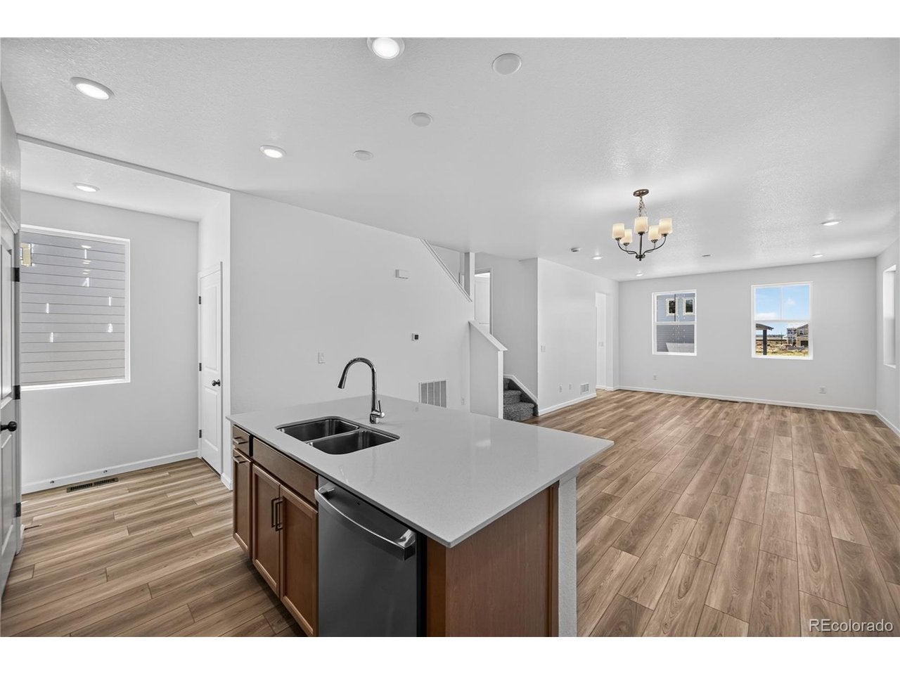 342 N Bersshine Ct, Watkins, CO 80137 photo