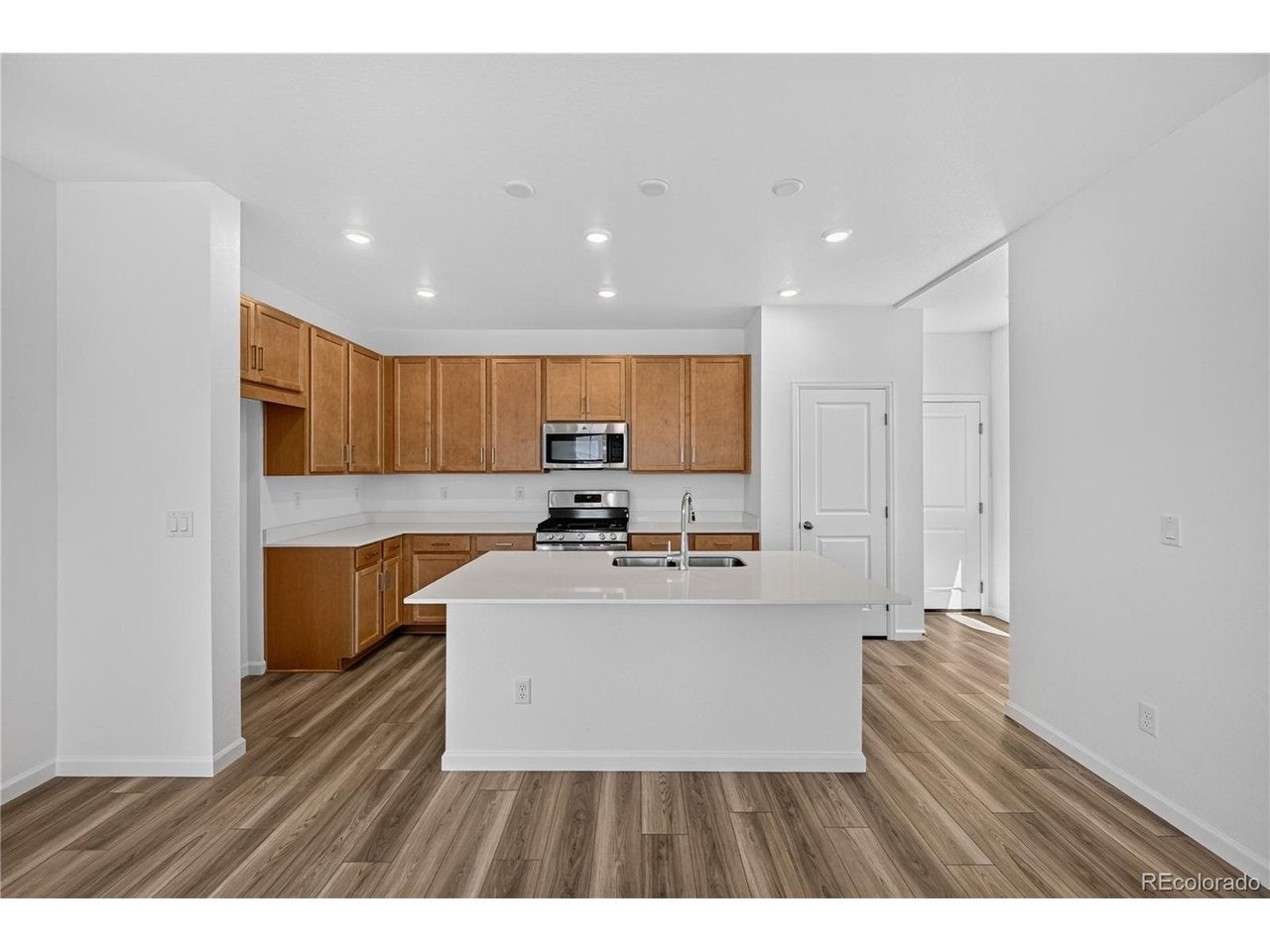 342 N Bersshine Ct, Watkins, CO 80137 photo