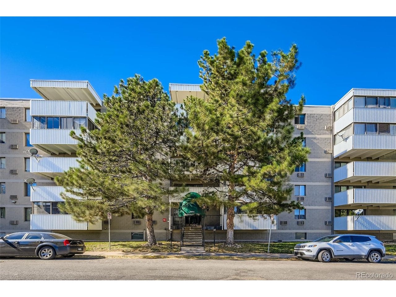 1011 Ironton St, Aurora, CO 80012