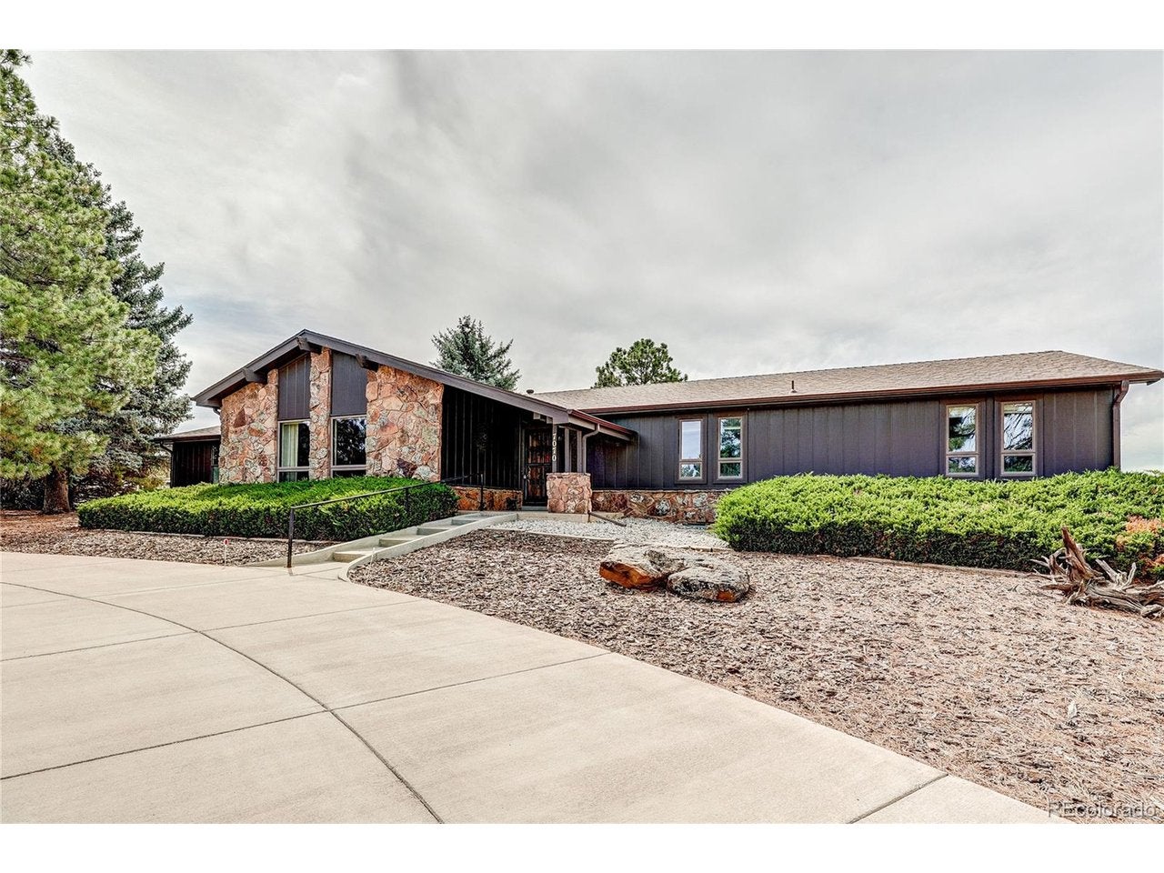 7070 Pineview Dr, Littleton, CO 80125
