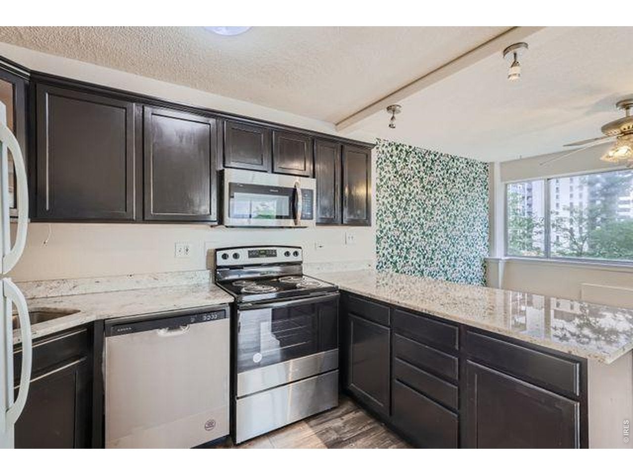 909 Logan St, Denver, CO 80203