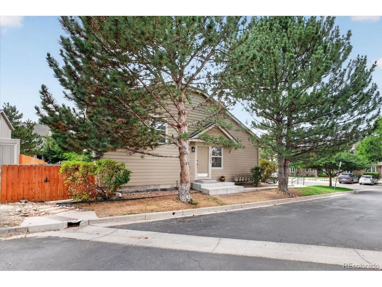 1232 Waco St, Aurora, CO 80017