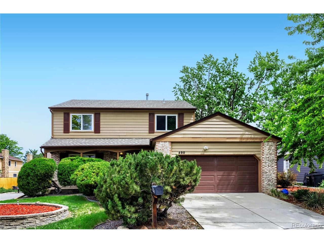 490 Kingston Cir, Aurora, CO 80012