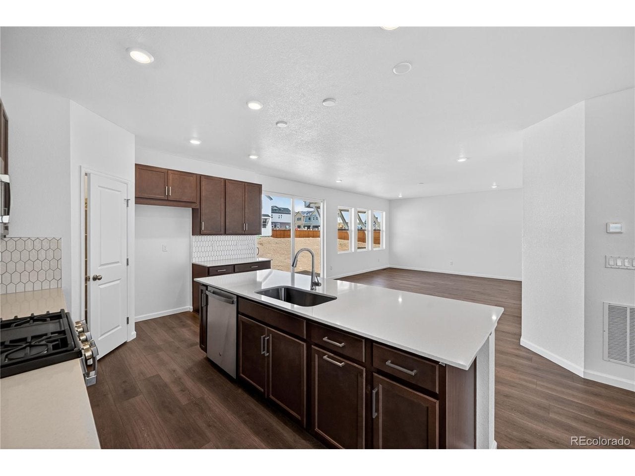 28445 E 4 Ave, Watkins, CO 80137 photo