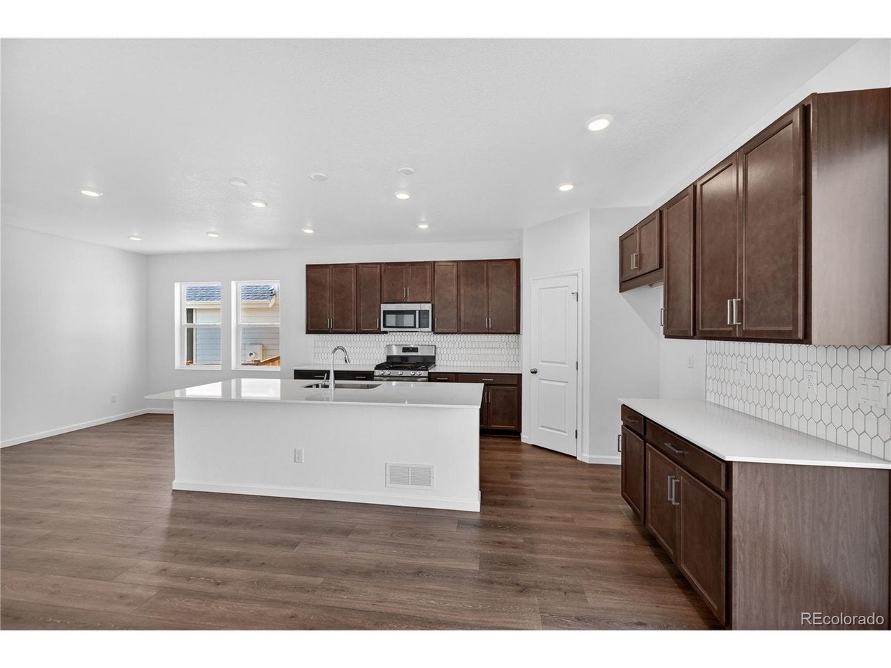 28445 E 4 Ave, Watkins, CO 80137 photo