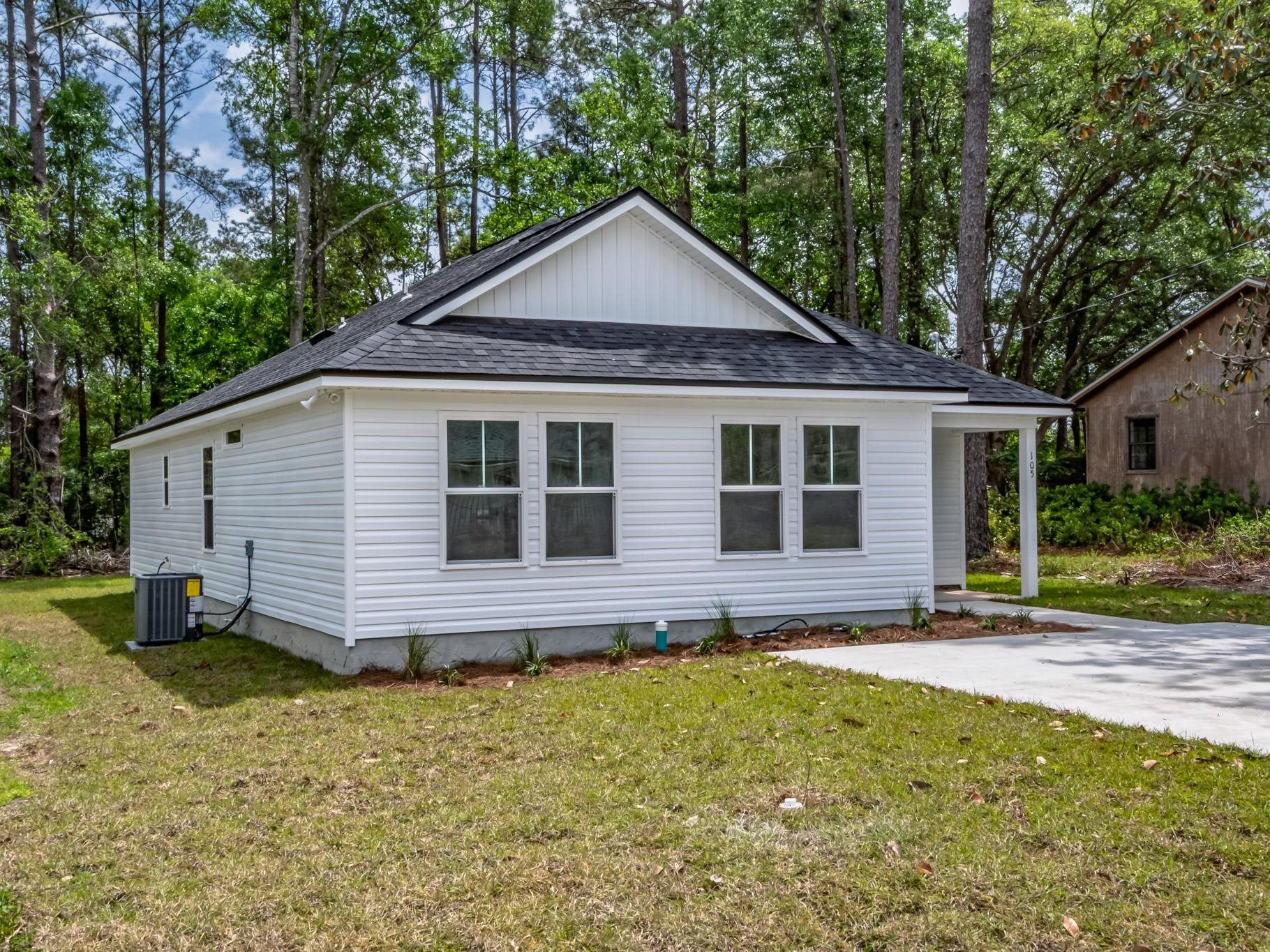 72 Navajo Trl, Crawfordville, FL 32327 photo