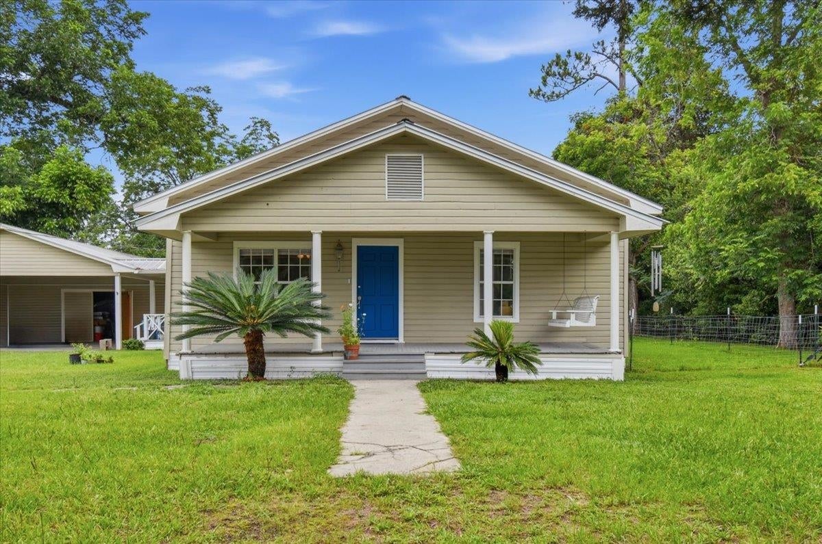 12610 Virginia G Weaver St, Bristol, FL 32321
