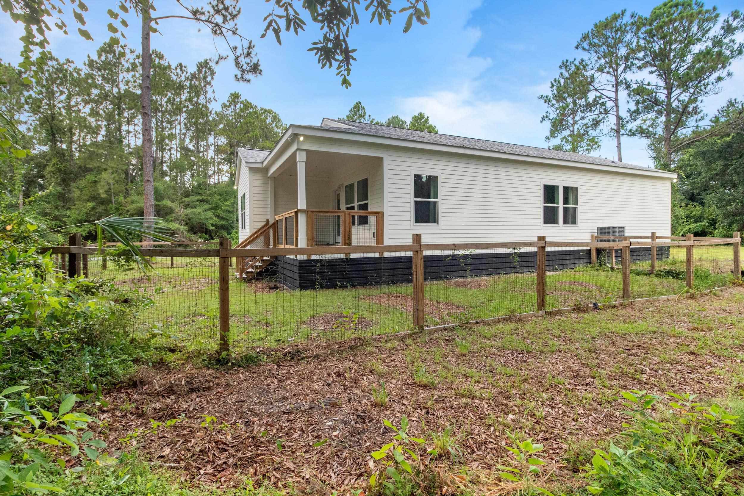 211 Franklin St, Carrabelle, FL 32322 photo