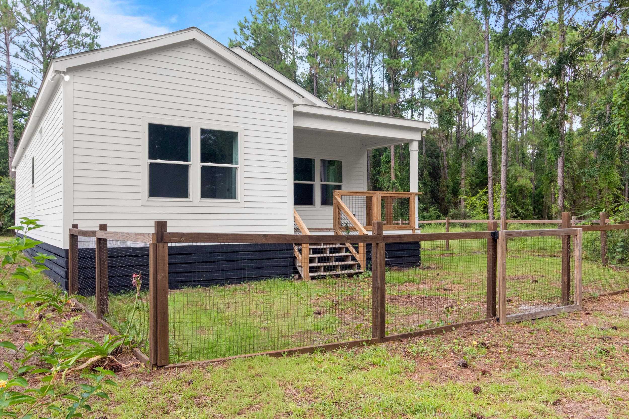 211 Franklin St, Carrabelle, FL 32322 photo