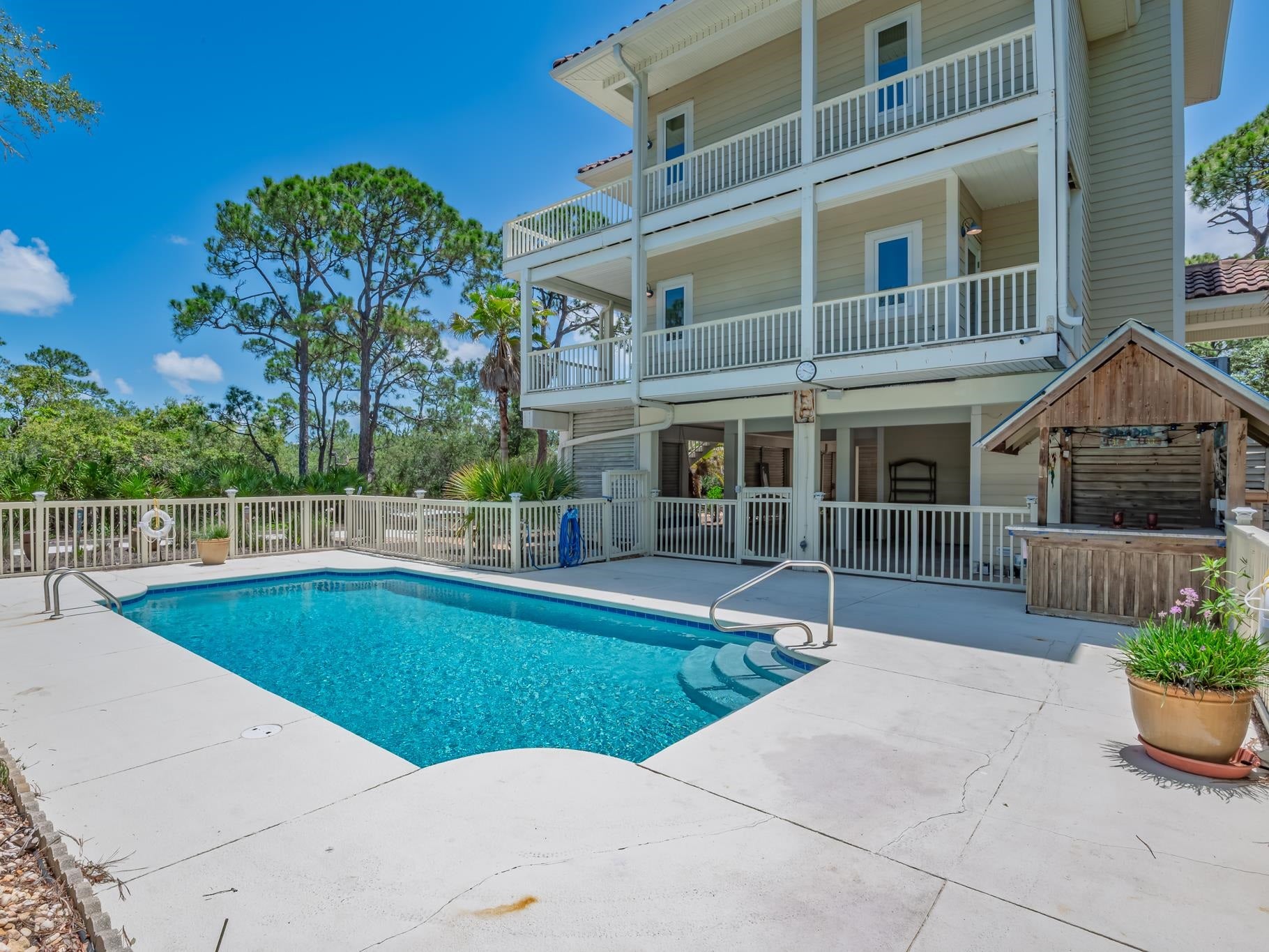 1604 Hawthorne Ln, Eastpoint, FL 32328 photo
