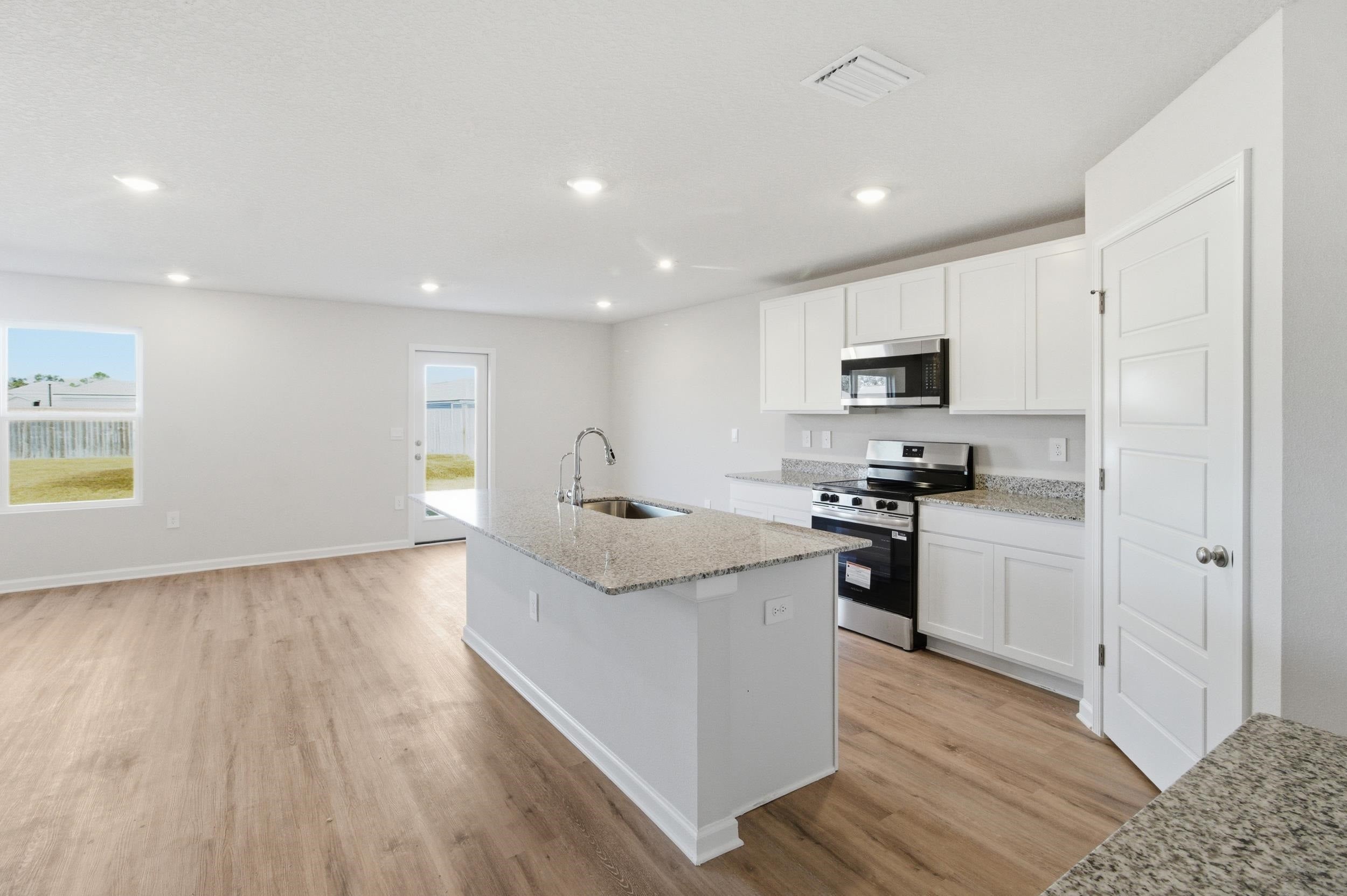 93 Argonne Dr, Crawfordville, FL 32327 photo