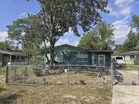 Single Family Residence in Gainesville FL 1228 SE 19th Street.jpg