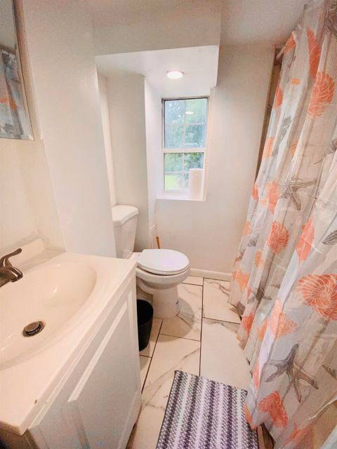 Single Family Residence in Tallahassee FL 835 Griffin Street 16.jpg