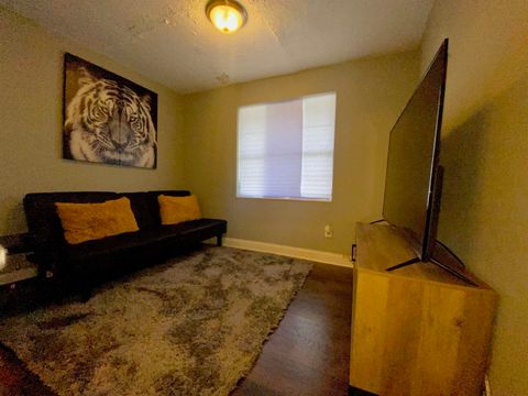 Single Family Residence in Tallahassee FL 835 Griffin Street 7.jpg
