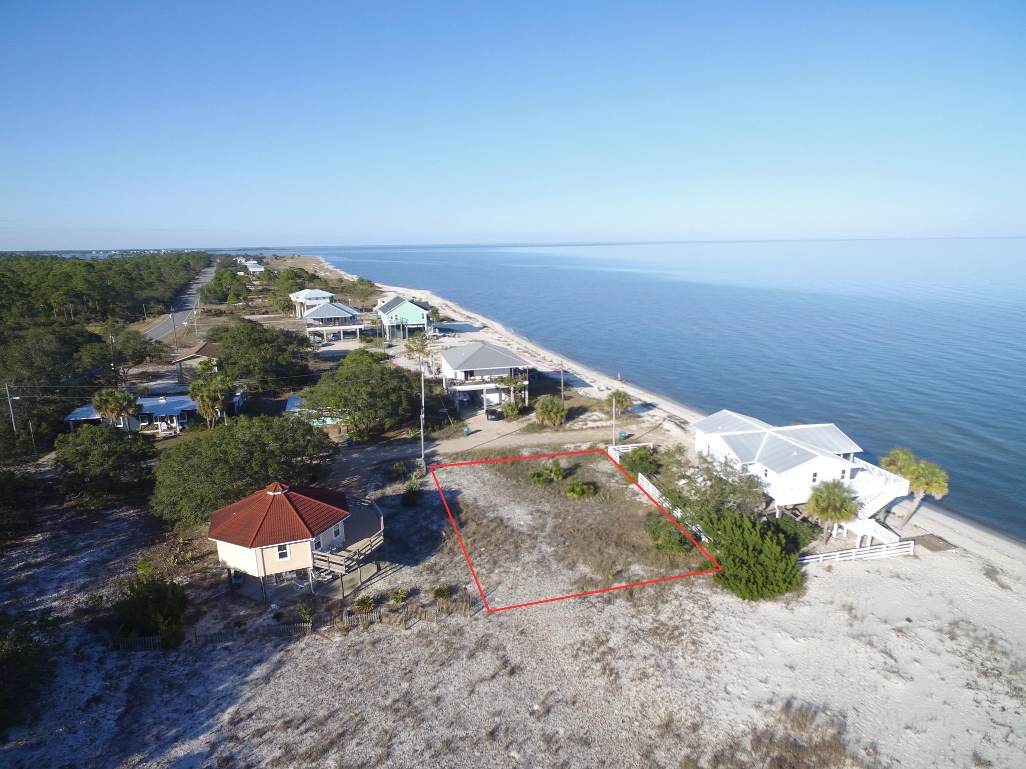 8 Trout St, Panacea, FL 32346