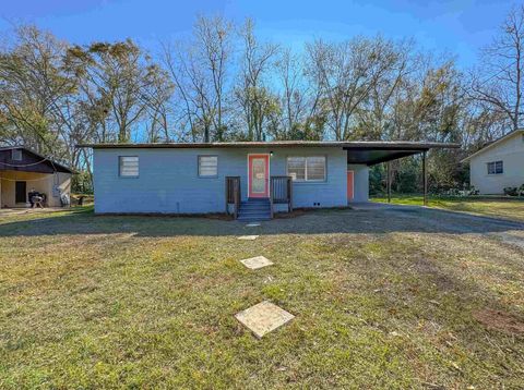 Single Family Residence in Havana FL 110 S Hinson Circle.jpg