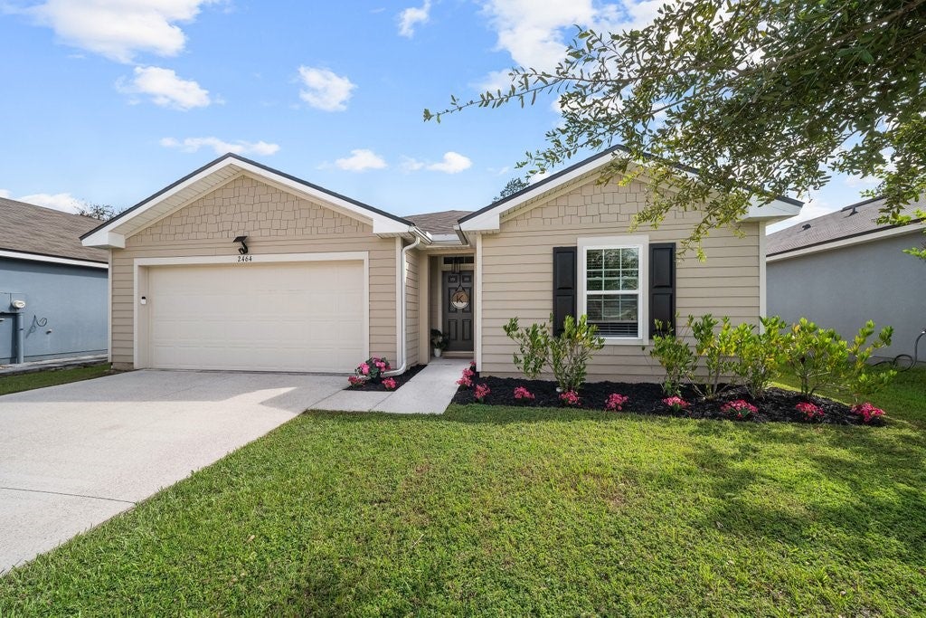 2464 Beachview Dr, Jacksonville, FL 32097