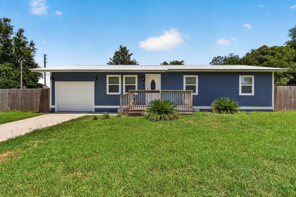 703 Bonnieview Rd, Fernandina Beach, FL 32034