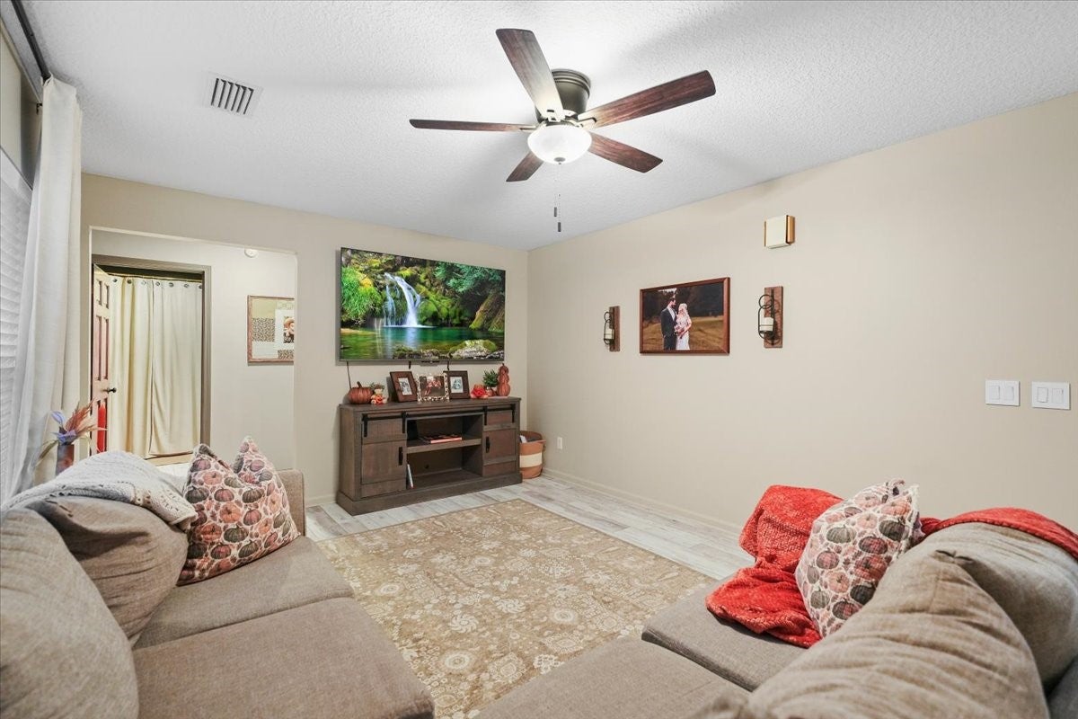 35686 Quail Rd, Callahan, FL 32011 photo