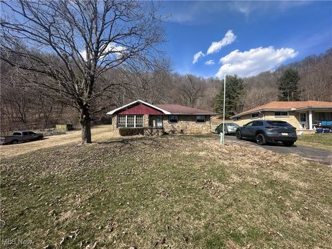 Single Family Residence in Weirton WV 4961 Kings Creek Road.jpg