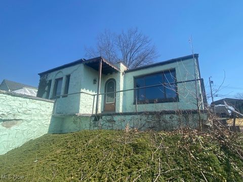 Single Family Residence in Parkersburg WV 2500 New York Avenue.jpg