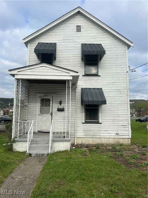 Single Family Residence in Wellsburg WV 1311 Commerce Street.jpg