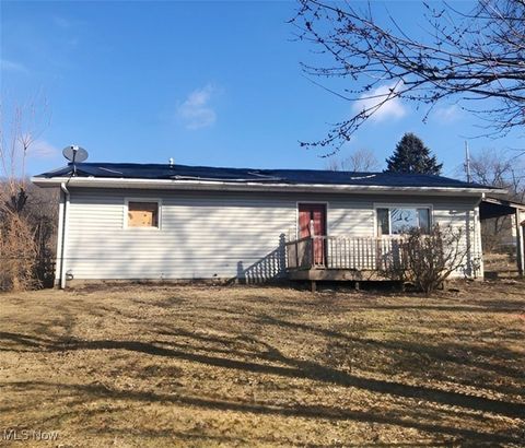 Single Family Residence in New Cumberland WV 172 Brickyard Bend Rd.jpg