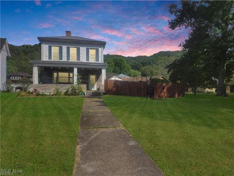 Single Family Residence in New Cumberland WV 910 Ridge Avenue.jpg