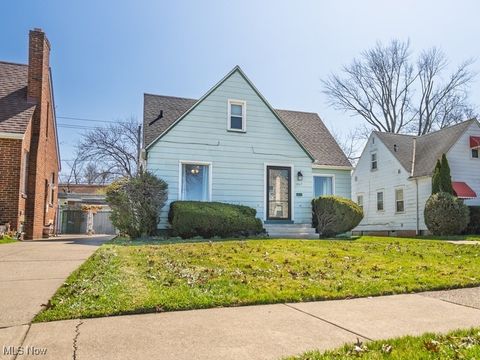 Single Family Residence in Cleveland OH 3867 E 177th Street.jpg