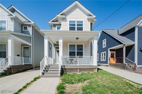Single Family Residence in Cleveland OH 12101 Wade Park Avenue.jpg