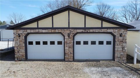 Single Family Residence in Follansbee WV 2616 Eldersville Road.jpg