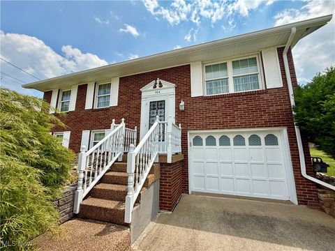 Single Family Residence in Follansbee WV 904 Donegal Drive.jpg