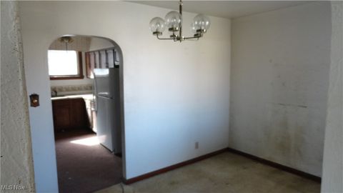 Single Family Residence in Newell WV 715 Jefferson St 3.jpg