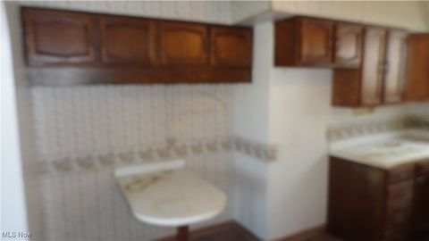 Single Family Residence in Newell WV 715 Jefferson St 6.jpg