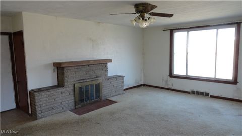 Single Family Residence in Newell WV 715 Jefferson St 2.jpg