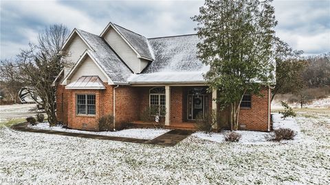 Single Family Residence in Parkersburg WV 1003 Duncan Lane.jpg
