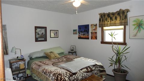 Single Family Residence in Chester WV 2068 Lincoln Highway 16.jpg