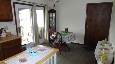 Single Family Residence in Chester WV 2068 Lincoln Highway 10.jpg