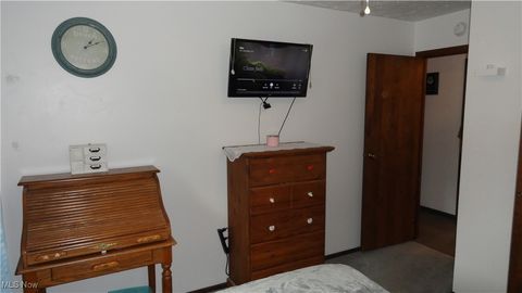 Single Family Residence in Chester WV 2068 Lincoln Highway 21.jpg