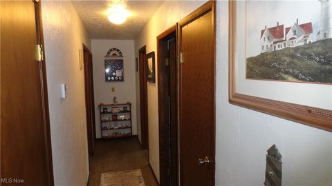 Single Family Residence in Chester WV 2068 Lincoln Highway 24.jpg