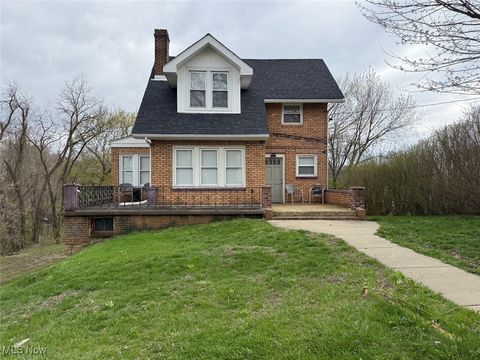 Single Family Residence in Weirton WV 168 Franklin Street.jpg