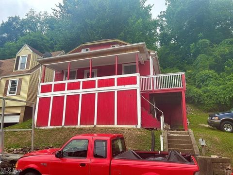 Single Family Residence in Weirton WV 3411 ZETA Street.jpg
