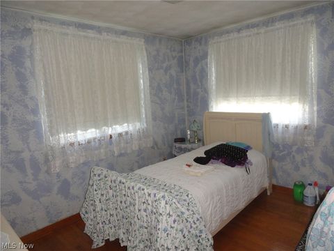 Single Family Residence in New Cumberland WV 1872 Mayhew Road 19.jpg